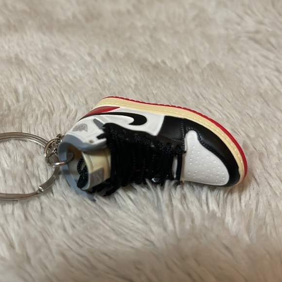 AJ 1 Retro High - Union-Black Toe” Keychain - Picture 7 of 8